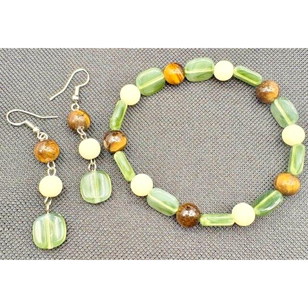 Beaded Tiger Eye Necklace, Earrings and Bracelet set - Picture 3 of 6